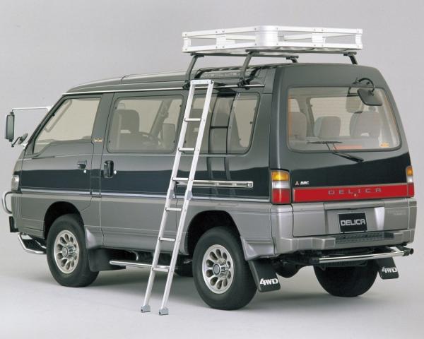 Фото Mitsubishi Delica III Минивэн