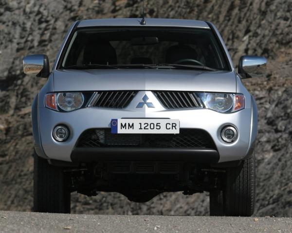 Фото Mitsubishi L200 IV Пикап Двойная кабина