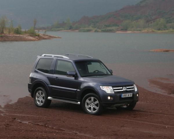 Фото Mitsubishi Montero IV Внедорожник 3 дв.