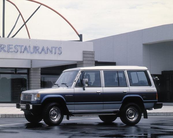 Фото Mitsubishi Montero I Внедорожник 5 дв.