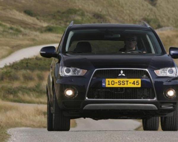 Фото Mitsubishi Outlander II Рестайлинг Внедорожник 5 дв.