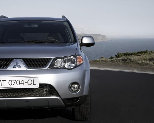 Фото Mitsubishi Outlander II Внедорожник 5 дв.