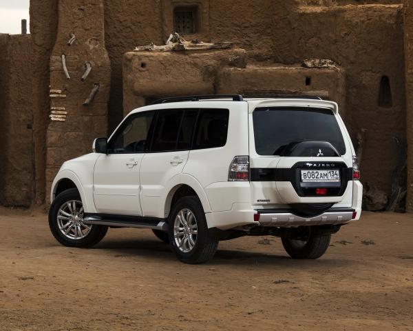 Фото Mitsubishi Pajero IV Рестайлинг 2 Внедорожник 5 дв.