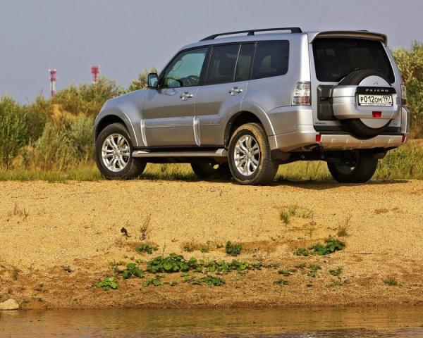 Фото Mitsubishi Pajero IV Рестайлинг 1 Внедорожник 5 дв.