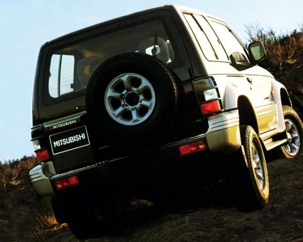 Фото Mitsubishi Pajero II Внедорожник 3 дв.