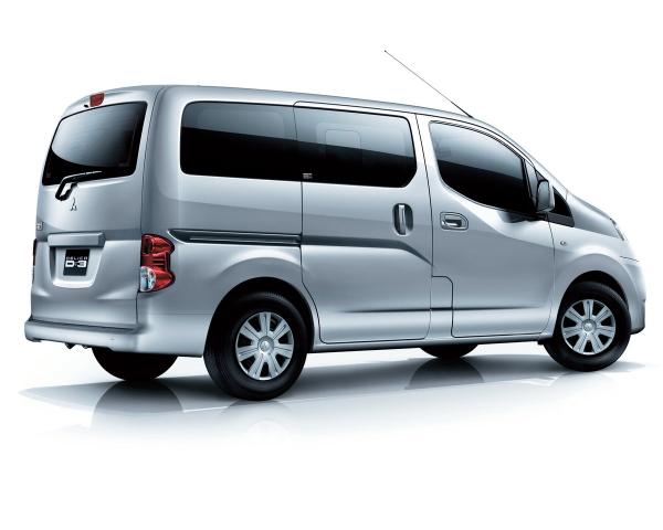 Фото Mitsubishi Delica D:3 I Минивэн