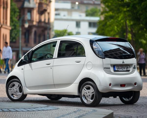 Фото Mitsubishi i-MiEV I Хэтчбек 5 дв.