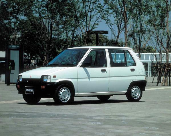 Фото Mitsubishi Minica V Хэтчбек 5 дв.