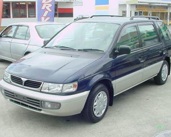 Фото Mitsubishi Chariot II Компактвэн