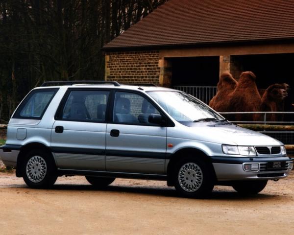 Фото Mitsubishi Space Wagon II Компактвэн