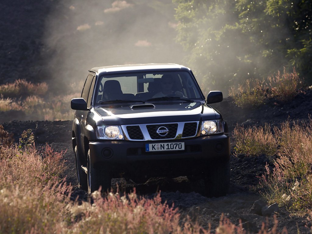 Характеристики 3.0 MT Дизель, Полный привод, Механика, 160 л.с. Nissan  Patrol 5 поколение (Y61) Рестайлинг 2004 - сегодня, Внедорожник 3 дв.