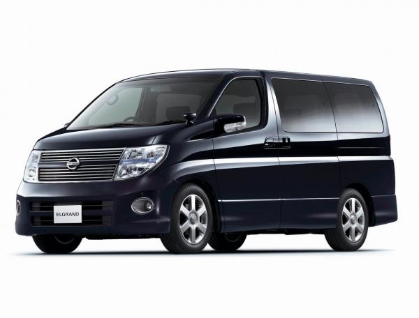 Сравнение Nissan Elgrand и Toyota Grand HiAce