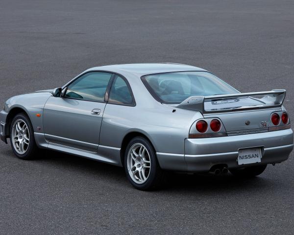 Фото Nissan Skyline IX (R33) Купе GT-R