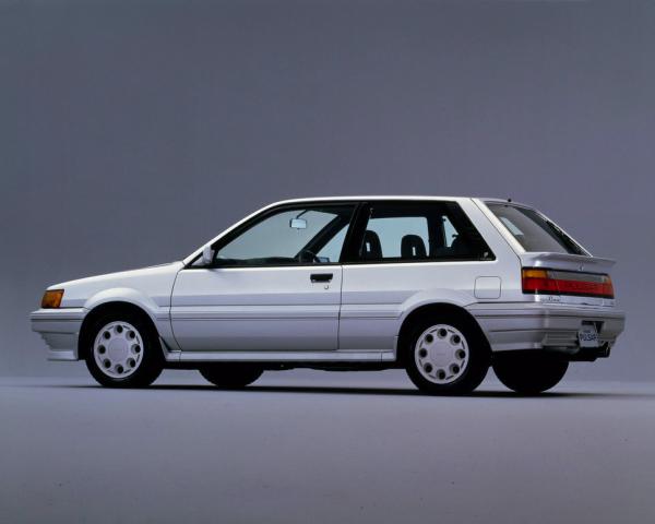 Фото Nissan Pulsar III (N13) Хэтчбек 3 дв.