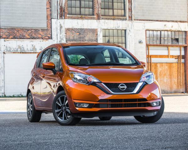 Фото Nissan Versa Note I Рестайлинг Хэтчбек 5 дв.