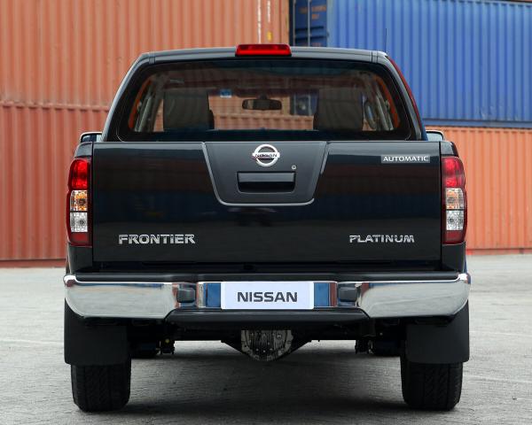 Фото Nissan Frontier II Рестайлинг Пикап Двойная кабина Crew Cab Long