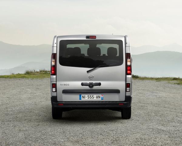 Фото Nissan Primastar II Минивэн Combi