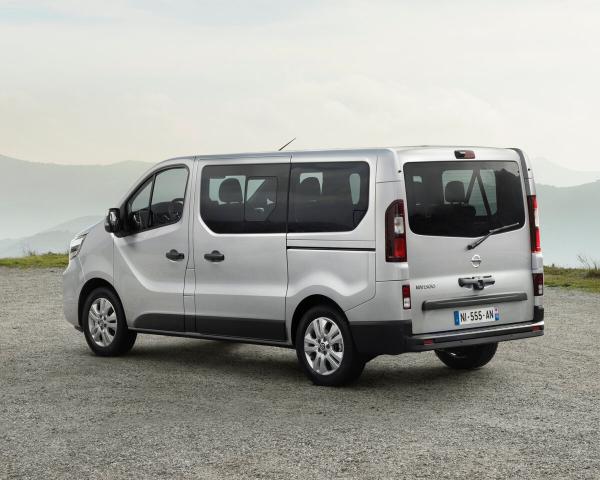 Фото Nissan Primastar II Минивэн Combi