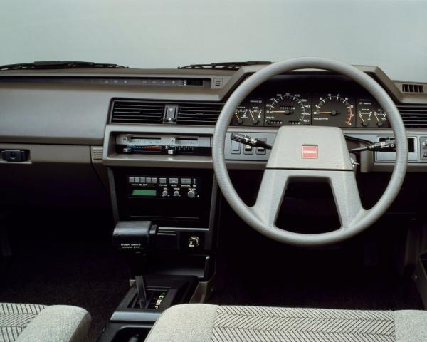 Фото Nissan Bluebird VII (U11) Универсал 5 дв.
