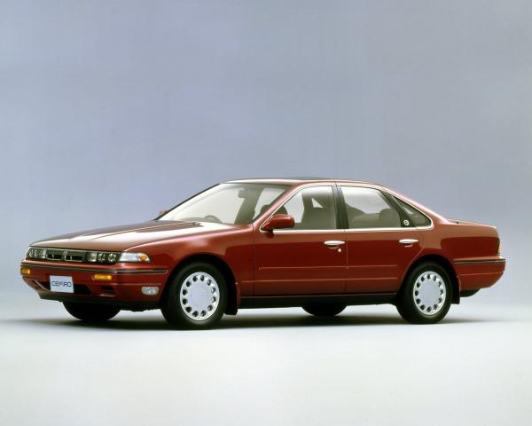 Фото Nissan Cefiro I (A31) Седан