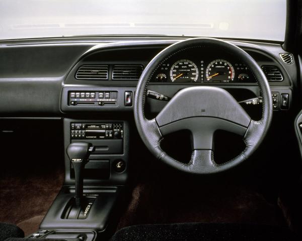 Фото Nissan Cefiro I (A31) Седан