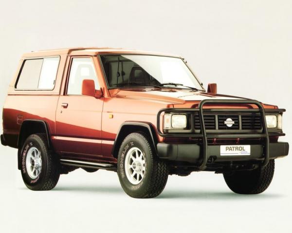 Фото Nissan Patrol III (K160, K260) Внедорожник 3 дв.