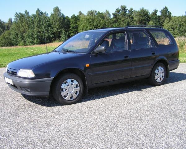 Фото Nissan Primera I (P10) Универсал 5 дв.