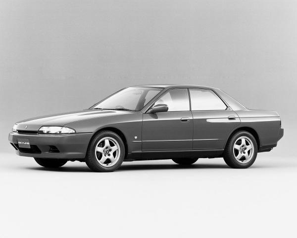 Фото Nissan Skyline VIII (R32) Седан