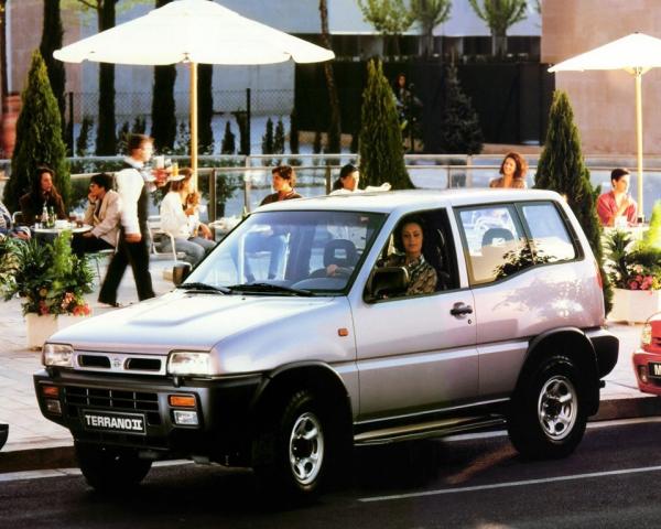 Фото Nissan Terrano II Внедорожник 3 дв.
