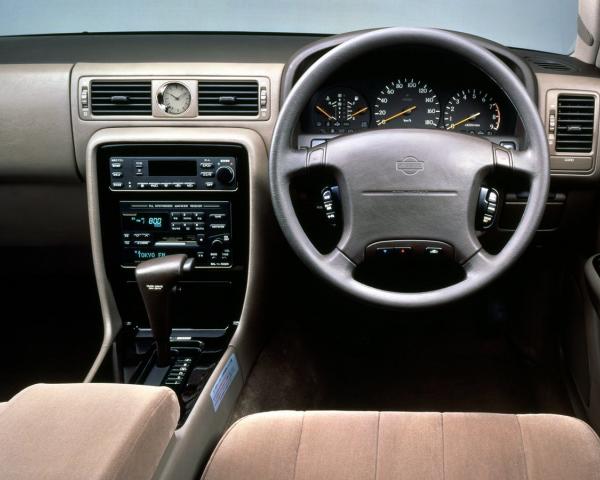 Фото Nissan Cedric VIII (Y32) Седан