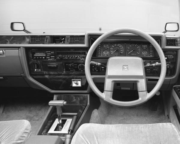 Фото Nissan Cedric V (430) Седан-хардтоп Hardtop