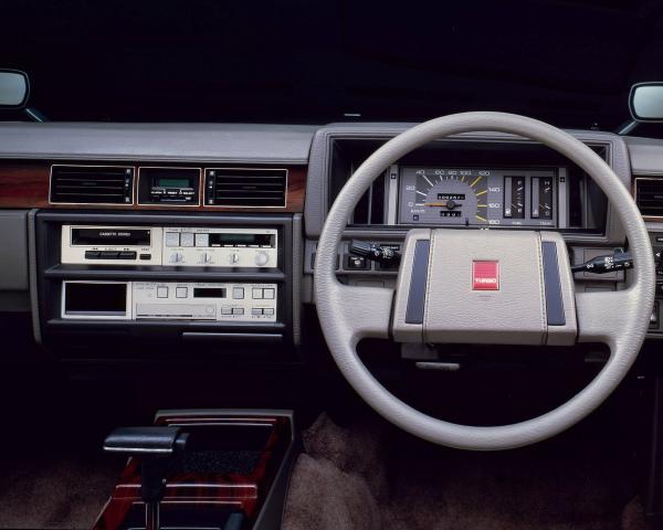 Фото Nissan Gloria VII (Y30) Седан