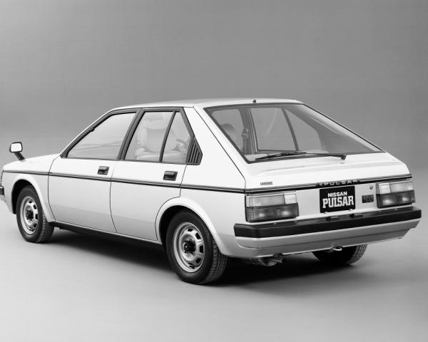 Фото Nissan Pulsar II (N12) Хэтчбек 5 дв.