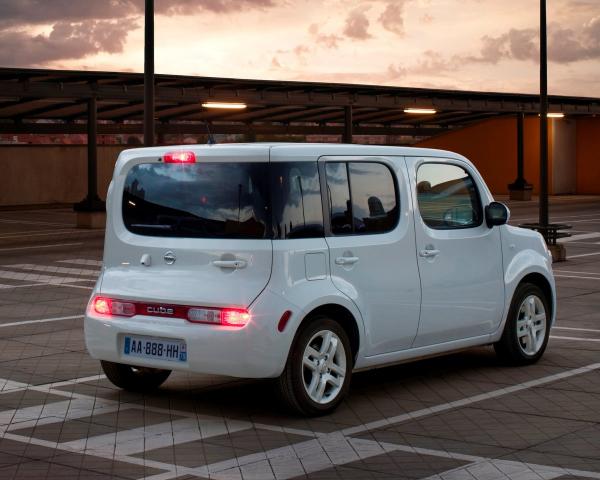 Фото Nissan Cube III (Z12) Компактвэн