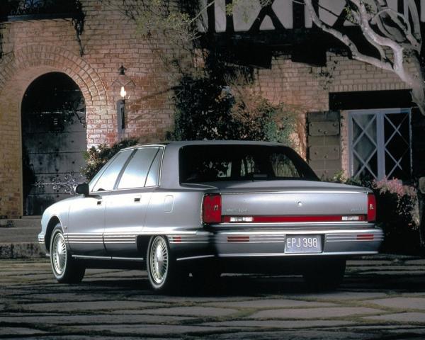 Фото Oldsmobile Ninety-Eight XI Седан