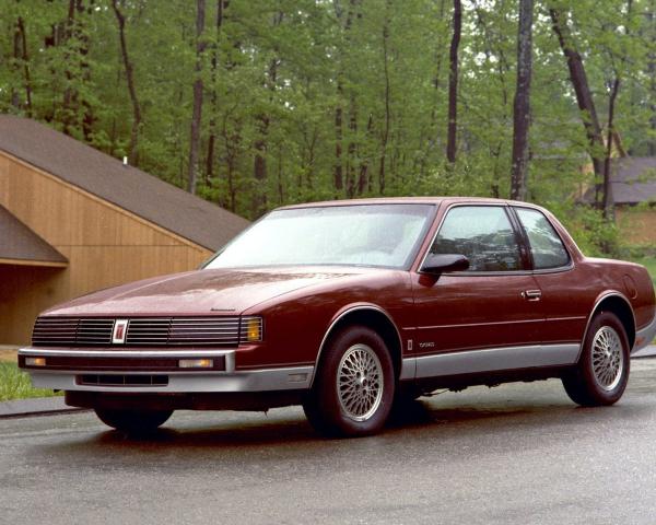 Фото Oldsmobile Toronado IV Купе