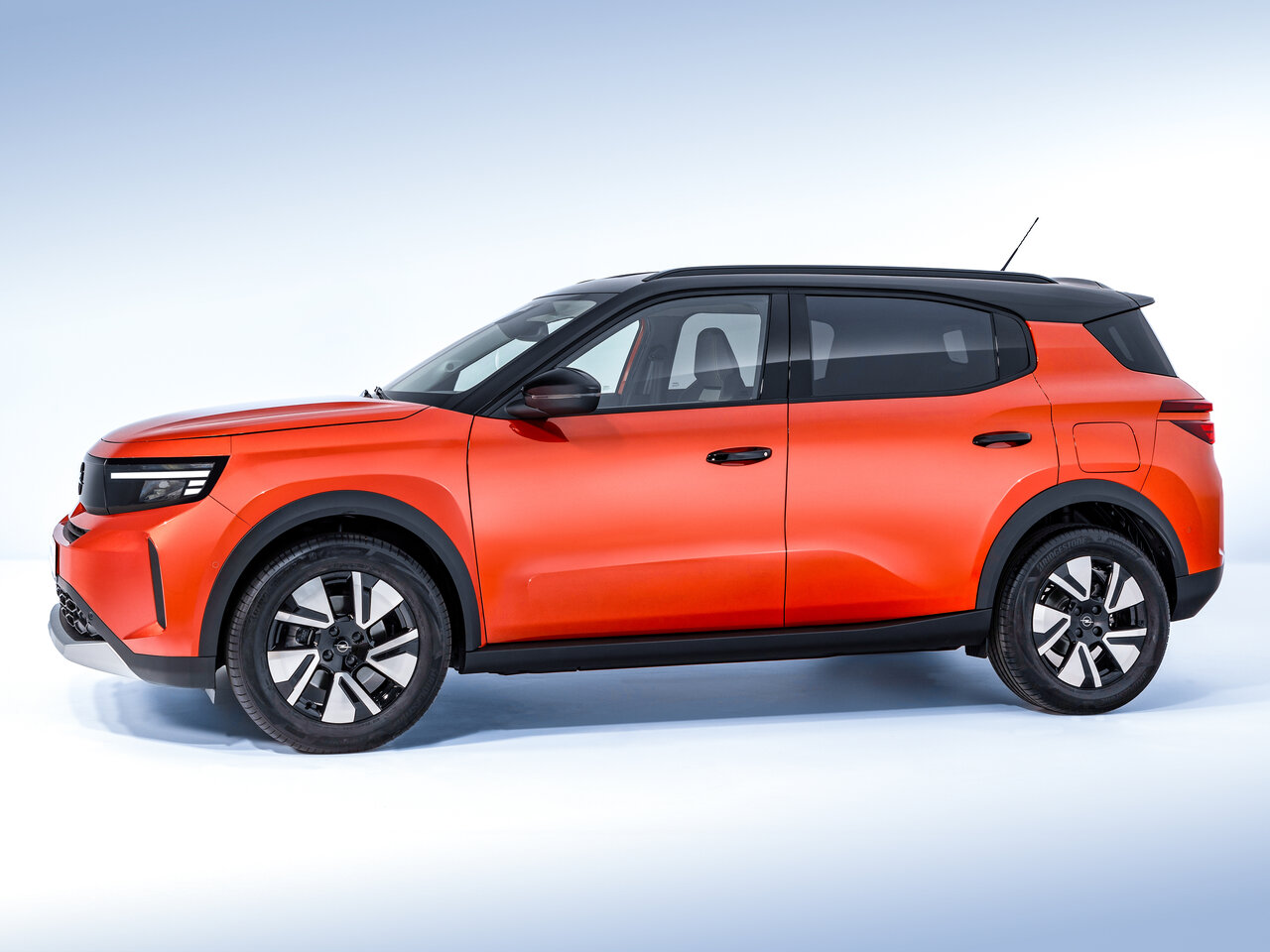 Фото Opel Frontera III Внедорожник 5 дв.