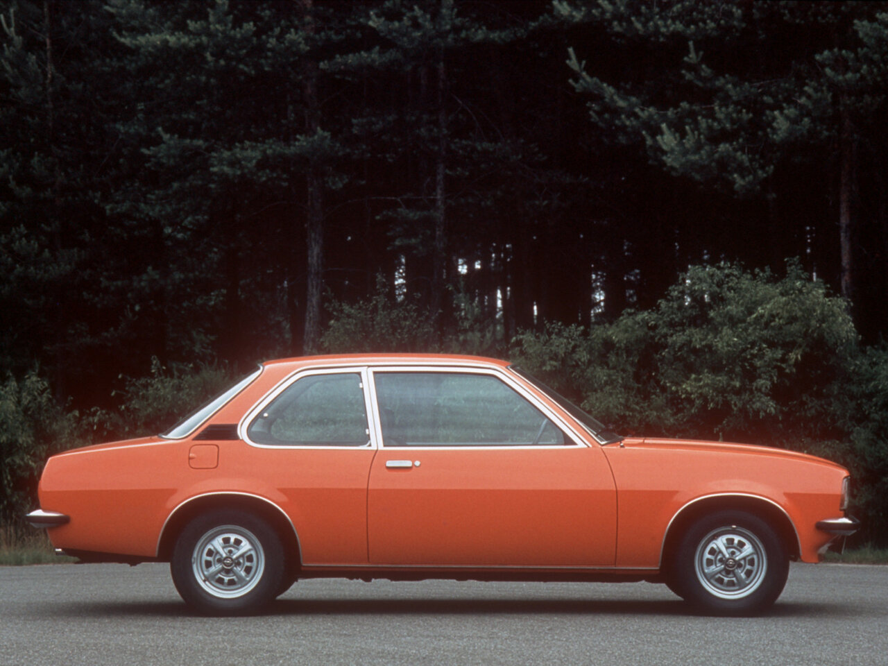 Фото Opel Ascona B Седан 2 дв.