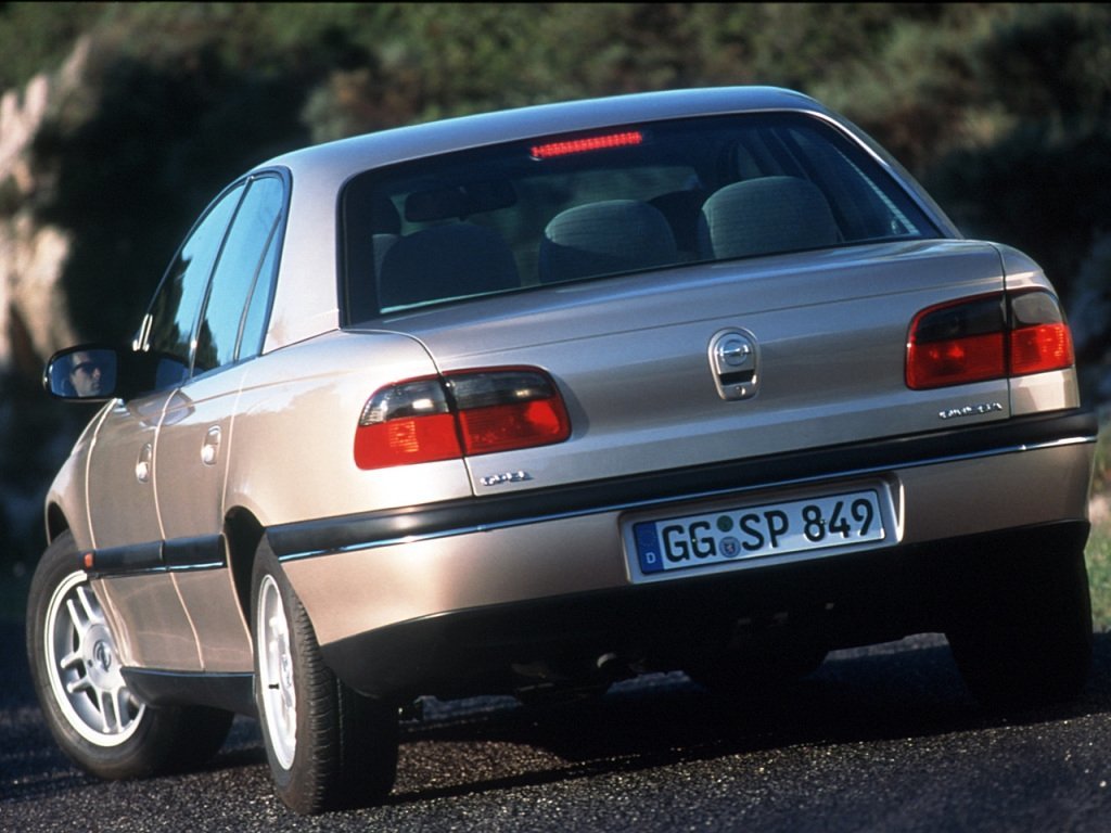 Характеристики 2.0 AT Бензин, Задний привод, Автомат, 116 л.с. Opel Omega  1994 - 1999, Седан