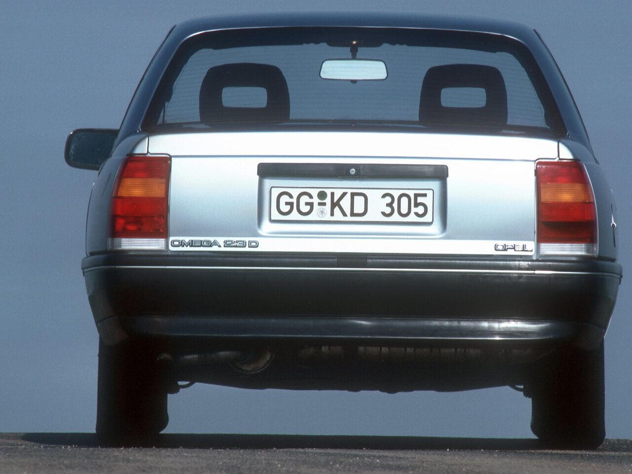 Характеристики 3.0 AT Бензин, Задний привод, Автомат, 177 л.с. Opel Omega  1984 - 1994, Седан