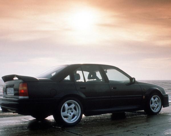 Фото Opel Lotus Omega I Седан
