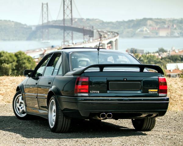 Фото Opel Lotus Omega I Седан