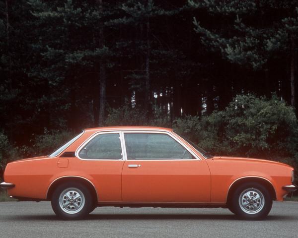 Фото Opel Ascona B Седан 2 дв.