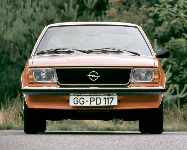 Фото Opel Ascona B Седан 2 дв.