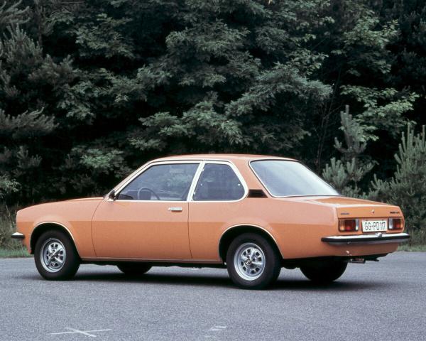 Фото Opel Ascona B Седан 2 дв.