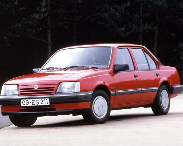 Фото Opel Ascona C Седан