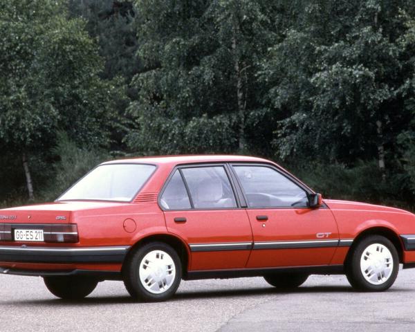 Фото Opel Ascona C Седан