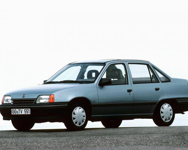 Фото Opel Kadett E Рестайлинг Седан