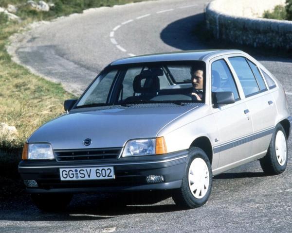 Фото Opel Kadett E Рестайлинг Хэтчбек 5 дв.