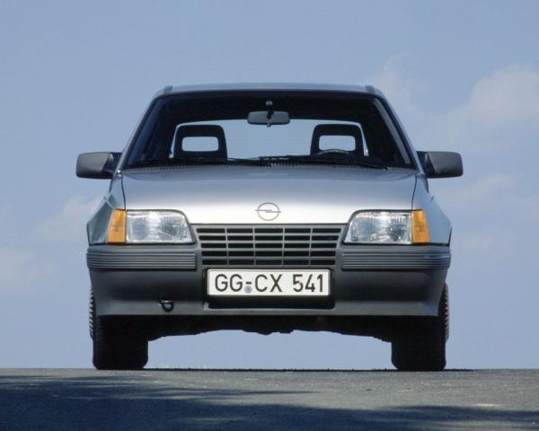 Фото Opel Kadett E Рестайлинг Хэтчбек 3 дв.